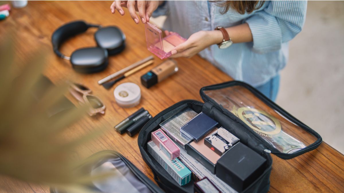 How to Choose the Perfect Cosmetic Bag: Essential Tips and Must-Have Items
