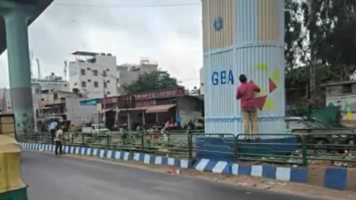 Beautification Work of Metro Pillars Underway at Sarakki Market to Enhance Bengaluru’s Urban Landscape