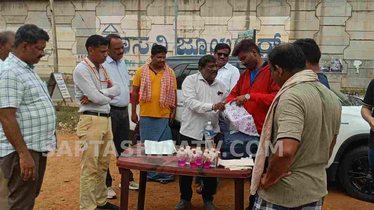 ಚಿತ್ರದುರ್ಗ - 5 ಲಕ್ಷ ರೂ. ಲಂಚ ಪಡೆಯುವಾಗ ನಡುರಸ್ತೆಯಲ್ಲೇ ಲೋಕಾಯುಕ್ತ ಬಲೆಗೆ ಬಿದ್ದ ಪ್ರವಾಸೋದ್ಯಮ ಇಲಾಖೆ ಜೆಡಿ ತಿಪ್ಪೇಸ್ವಾಮಿ!!