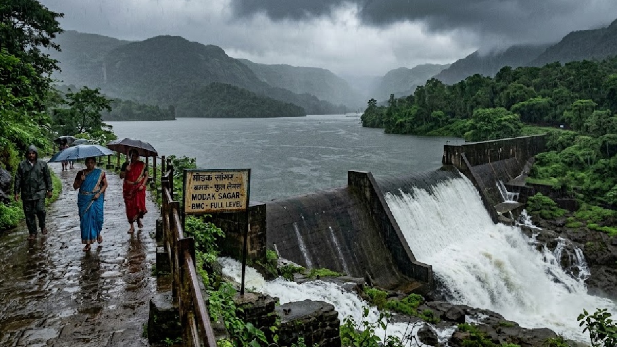 ಮುಂಬೈನಲ್ಲಿ ಮಳೆಯ ಅಬ್ಬರ - ಏಳು ಸರೋವರಗಳ ನೀರಿನ ಮಟ್ಟ 88.58%ಕ್ಕೆ ಏರಿಕೆ, IMD ಹಳದಿ ಎಚ್ಚರಿಕೆ!!