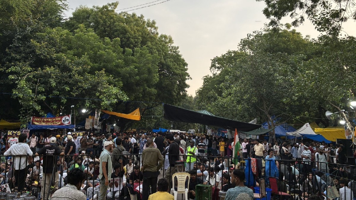 'False Cases' Threat? Viral Video Sparks Row Over Mumbai Student Protest Policing