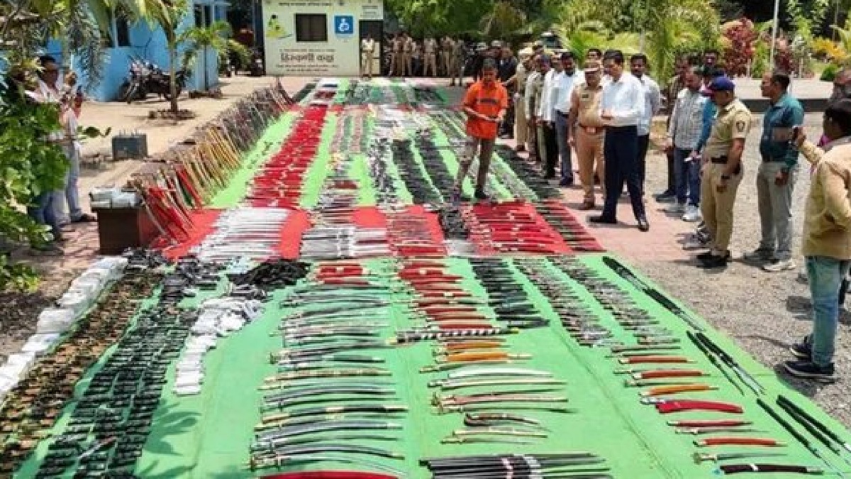 Nanded Police Seize Nearly 4,800 Deadly Weapons in Massive Raid, Probe Larger Illegal Network