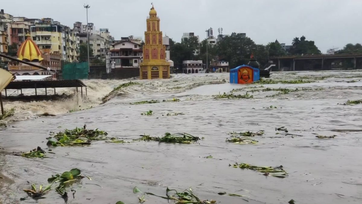 Nashik Flood Alert: Godavari River Swells, Panchavati and Ramkund Inundated After Heavy Rain