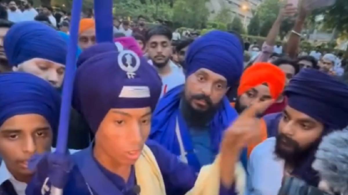 Nihang's Viral Remark at CJP Protest Sparks Debate Over Presence of Non-Student Groups