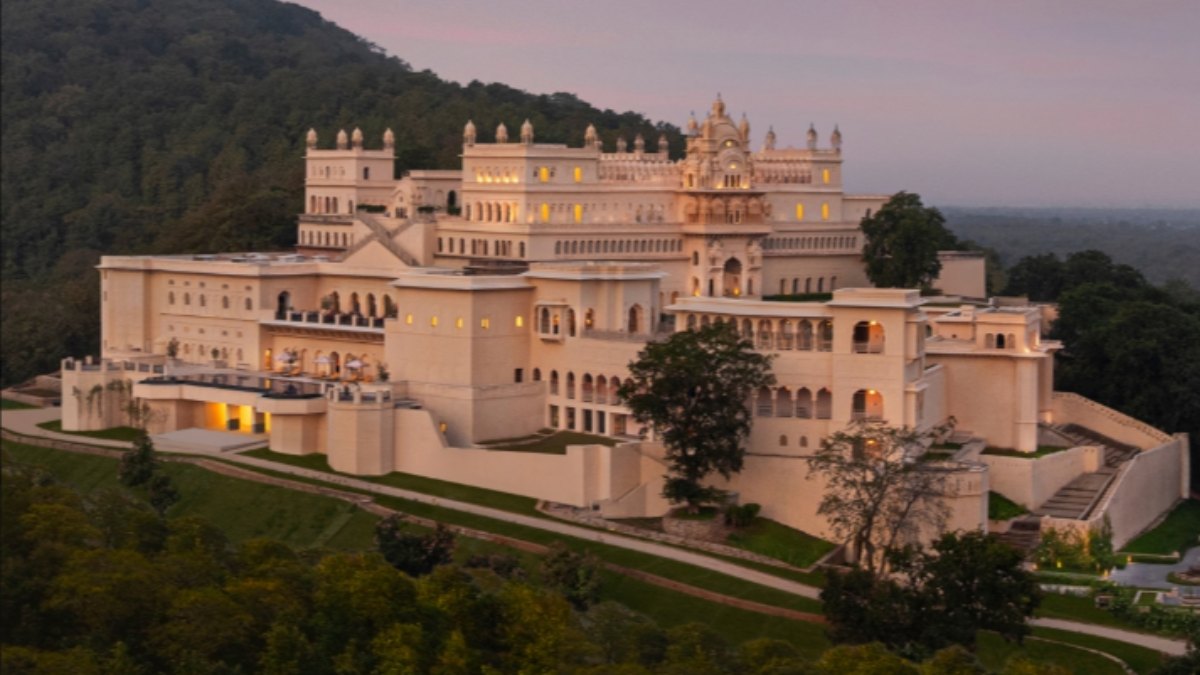 World Tiger Day 2026: 8 Extraordinary Luxury Stays For India's Ultimate Tiger Safari