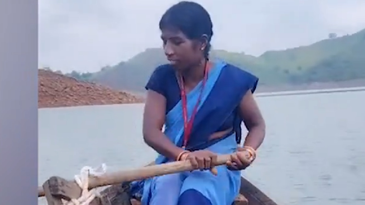 Odisha's Brave ASHA and Anganwadi Workers Cross Swollen Reservoir by Boat to Vaccinate Children Against Polio