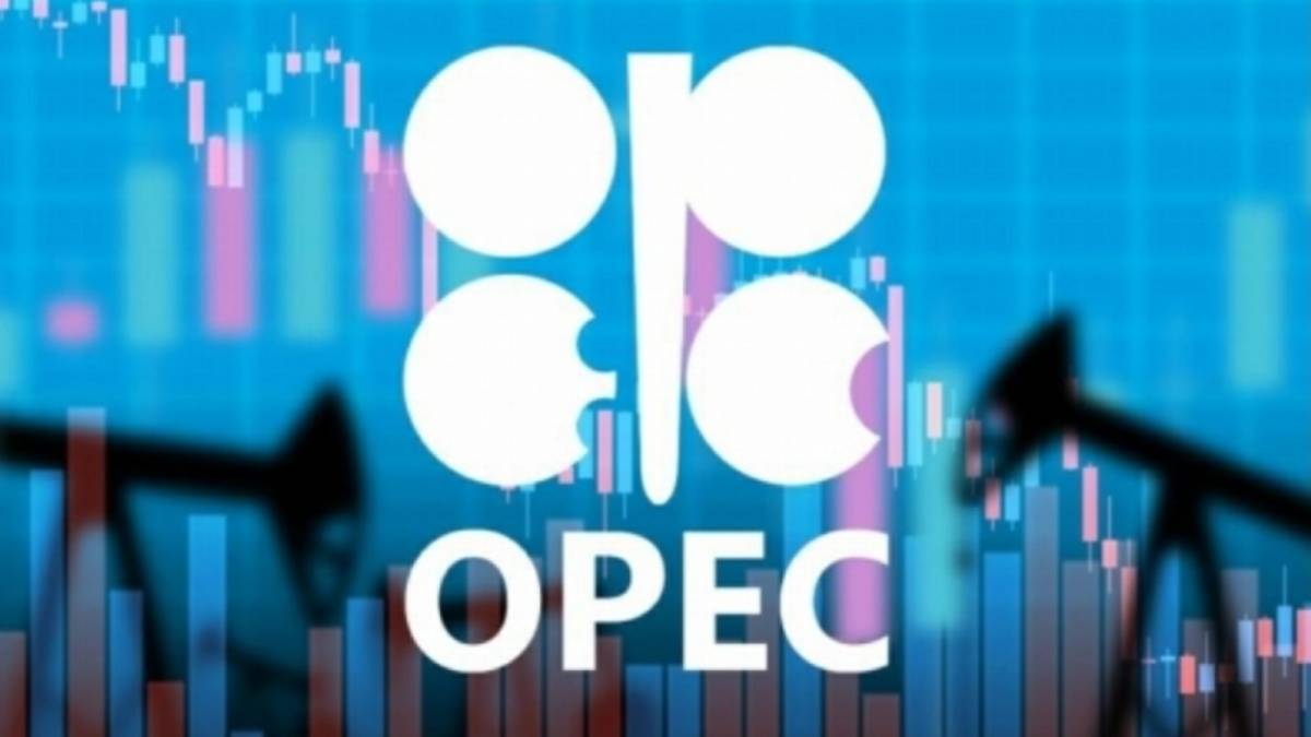 Oil storage tanks and tanker ships near the Strait of Hormuz representing increased OPEC+ production and the reopening of one of the world's busiest oil shipping routes, contributing to falling global crude oil prices. | Photo Credit: https://www.linkedin.com
