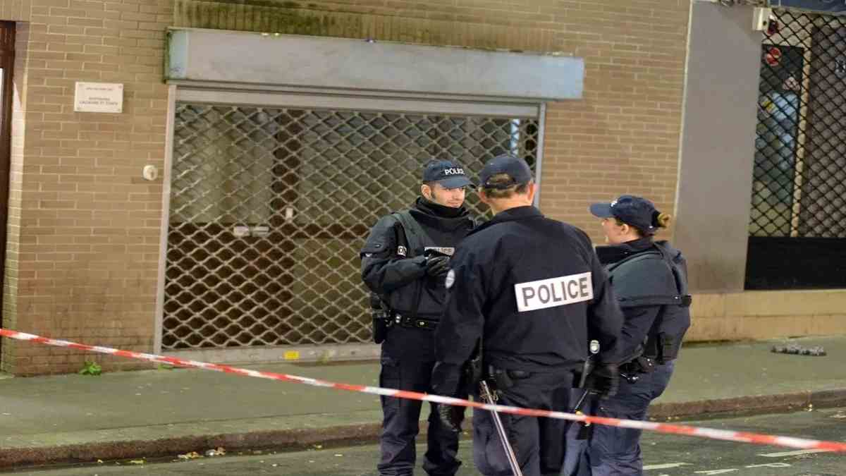 Paris Knife Attack: Three Women Injured Near Courthouse, Suspect Arrested | Photo Credit: canva