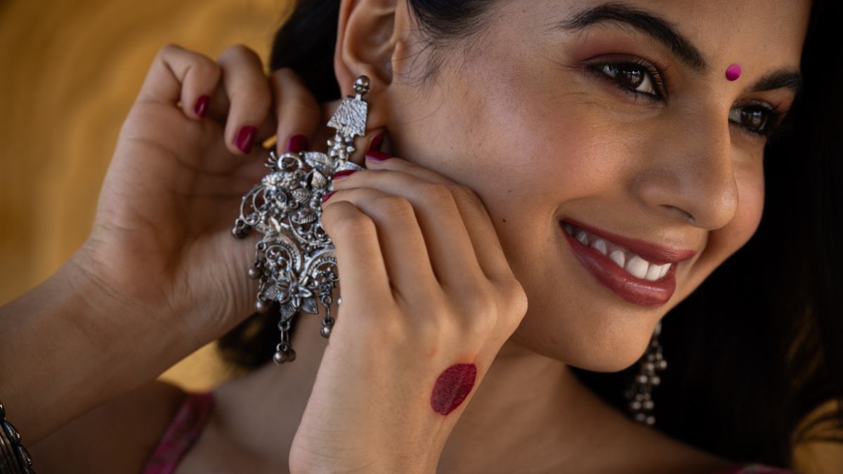 the Perfect Earrings: 9 Tips for Style, Comfort, and Confidence