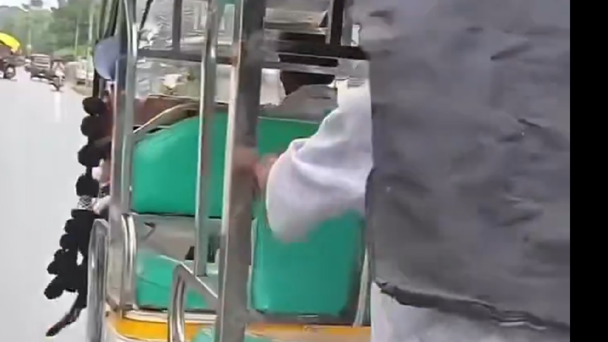 Pranksters Remotely Disable E-Rickshaws | Photo Credit: https://x.com/yajnshri
