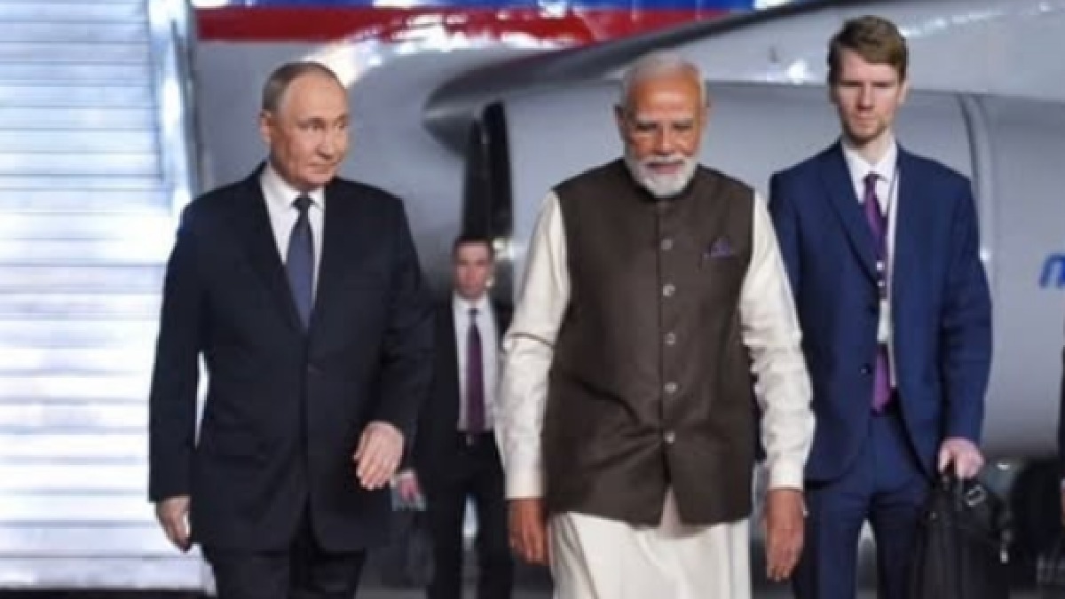 Russia Seeks Indian Gasoline as Ukrainian Drone Strikes Cripple Refineries: Report