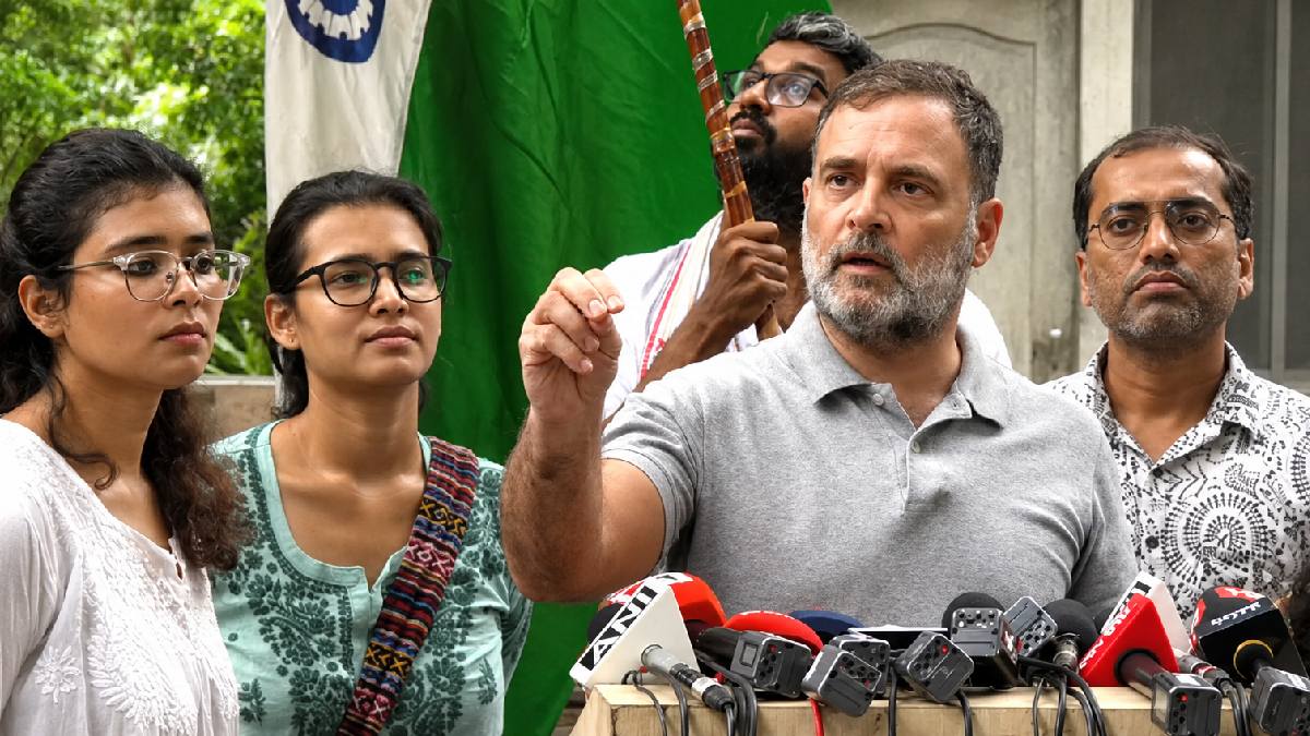 Rahul Gandhi Meets 23-Day Hunger Strike Students, Demands Dharmendra Pradhan’s Removal From Government