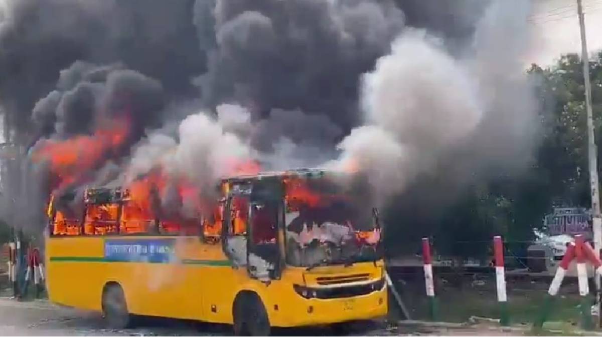 Ghaziabad Horror: Massive Fire Engulfs DPS School Bus, No Children Onboard, Major Tragedy Averted