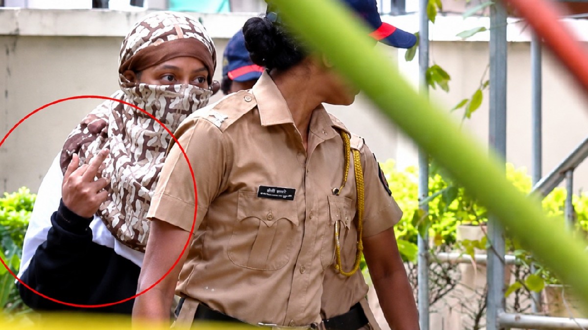 Ketan Agarwal Murder Case: Accused Siya Goyal Shows Middle Finger to Media Ahead of Court Appearance