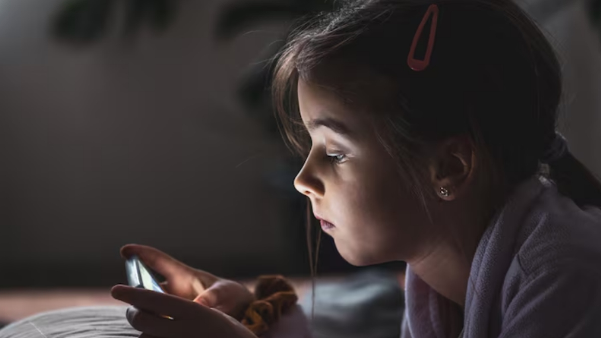 Should India Set a Minimum Age for Social Media? Experts Weigh Age Limits vs Parental Guidance | Photo Credit: https://www.magnific.com