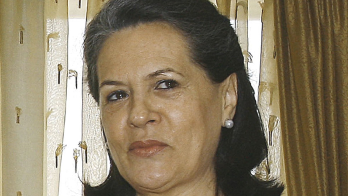 Sonia Gandhi Backs Sonam Wangchuk, Recalls Indira Gandhi’s Meeting With His Father During Hunger Strike