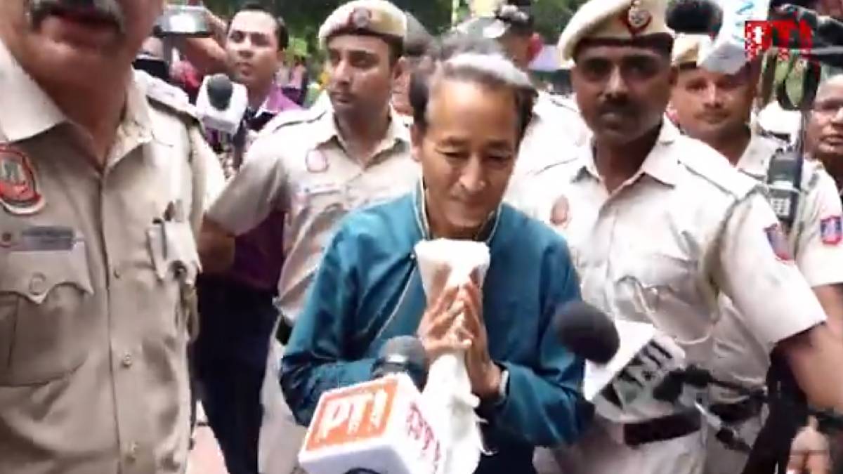 Sonam Wangchuk Pays Tribute to Mahatma Gandhi at Rajghat After Hospital Discharge