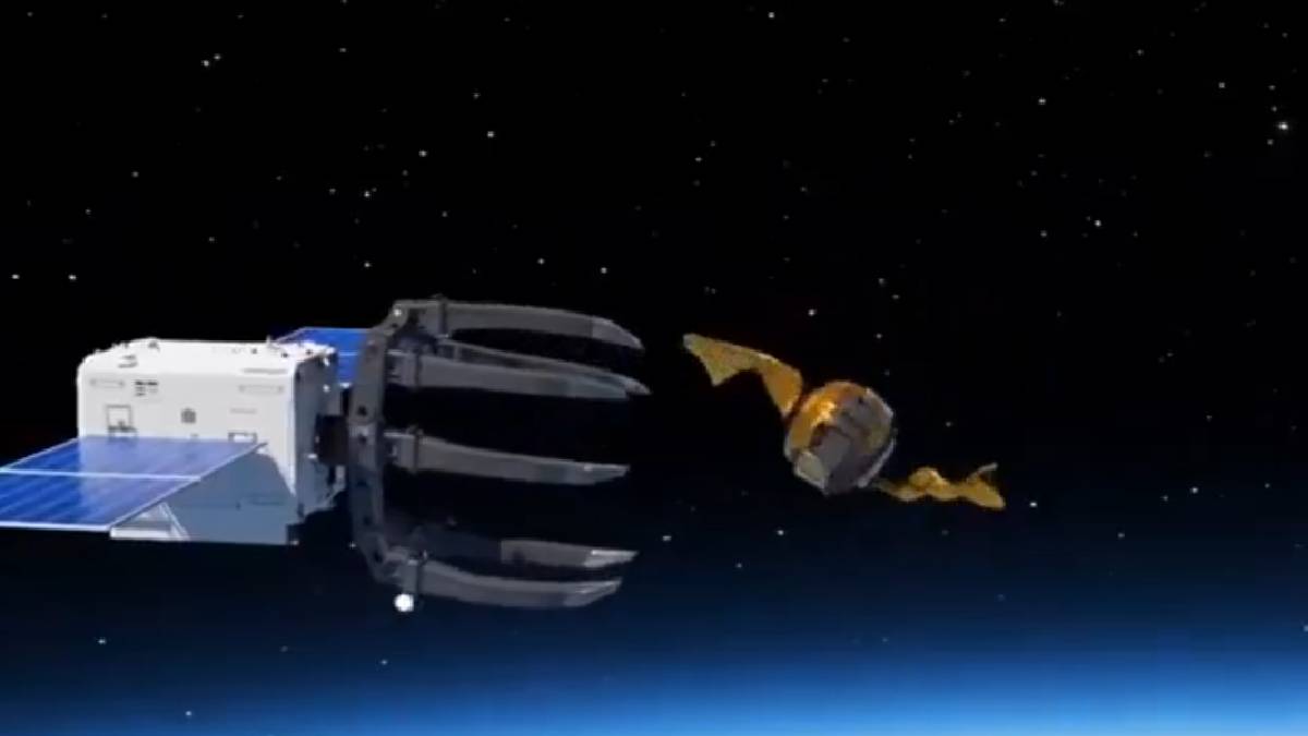 New Robot Satellite to Capture Space Junk and Burn It Up in Earth's Atmosphere