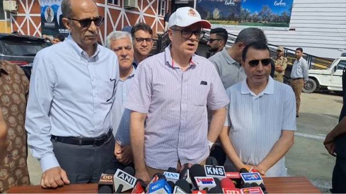 Runway Closure Deferred: Omar Welcomes AAI Decision, Says Kashmir Tourism Gets Major Relief