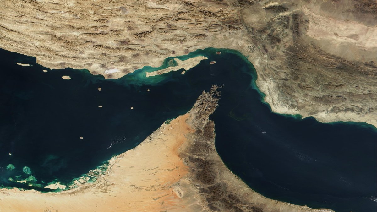 Tanker Explosions in Strait of Hormuz | Photo Credit: https://x.com/sameerchaudhr14