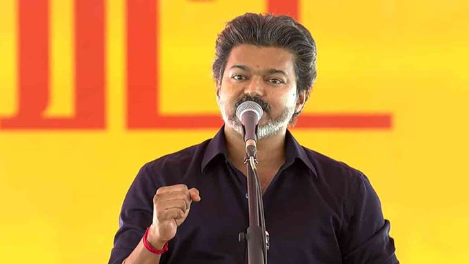 'ಪೊಲೀಸರನ್ನು ನಂಬಿದ್ದಕ್ಕೆ ನನ್ನನ್ನೇ ಹೊಣೆ ಮಾಡಿದರು' -  ಕರೂರ್‌ನಲ್ಲಿ ಭಾವುಕರಾದ ಸಿಎಂ ವಿಜಯ್!!