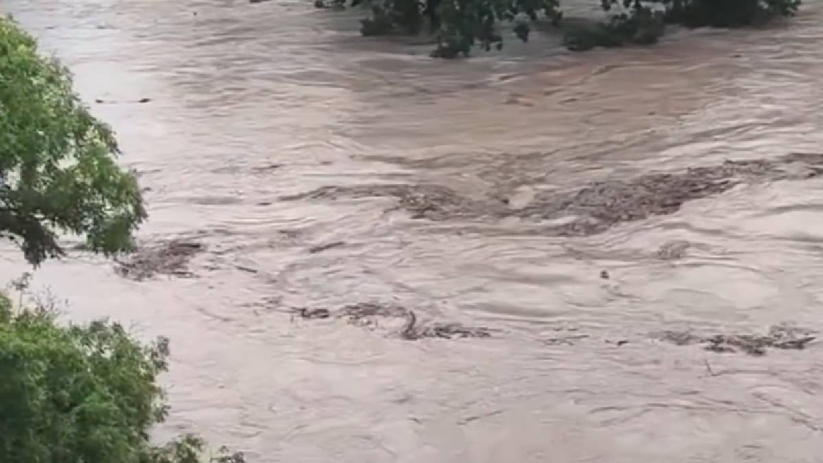 Texas Flood Disaster: 2 Dead as Vehicles Are Swept Away, Historic Rain Threatens More Devastation