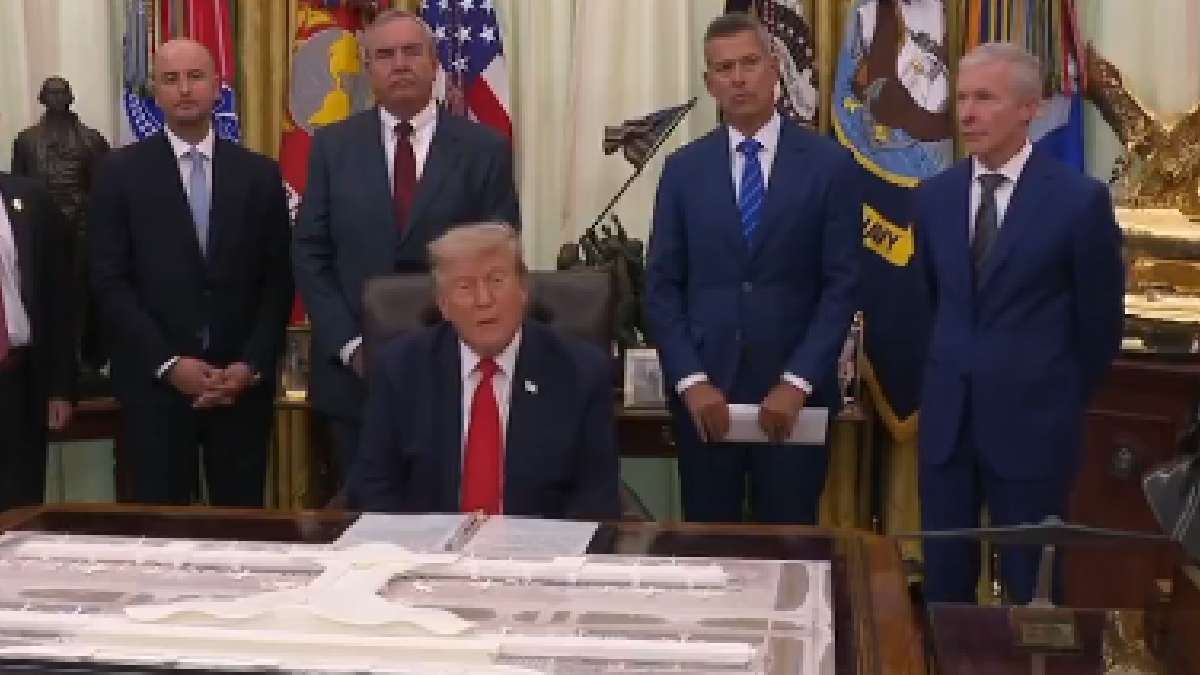 'AI Is Bigger Than the Internet': Trump Says US Must Stay Ahead of China in Global AI Race