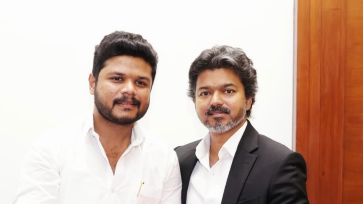 Tamil Nadu Minister J. Mohamed Parvez Turns Emotional While Watching Vijay's Jana Nayagan, Video Goes Viral