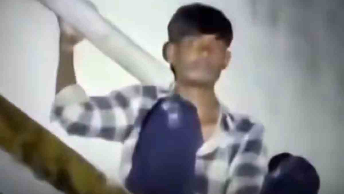Thief Stuck While Climbing Building Gets Help, Food, and Taxi Fare from Locals | Photo Credit: https://x.com/yajnshri