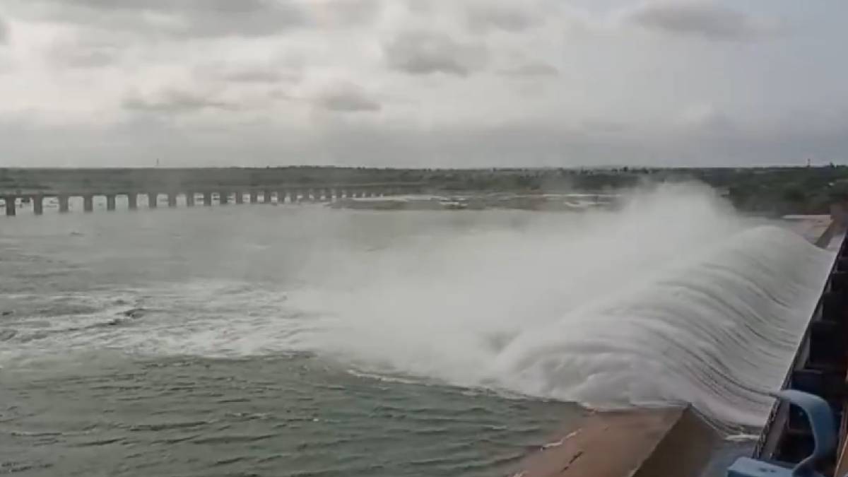Basavasagar Dam Nears Full Capacity as Heavy Inflows Continue in Karnataka's Yadgir