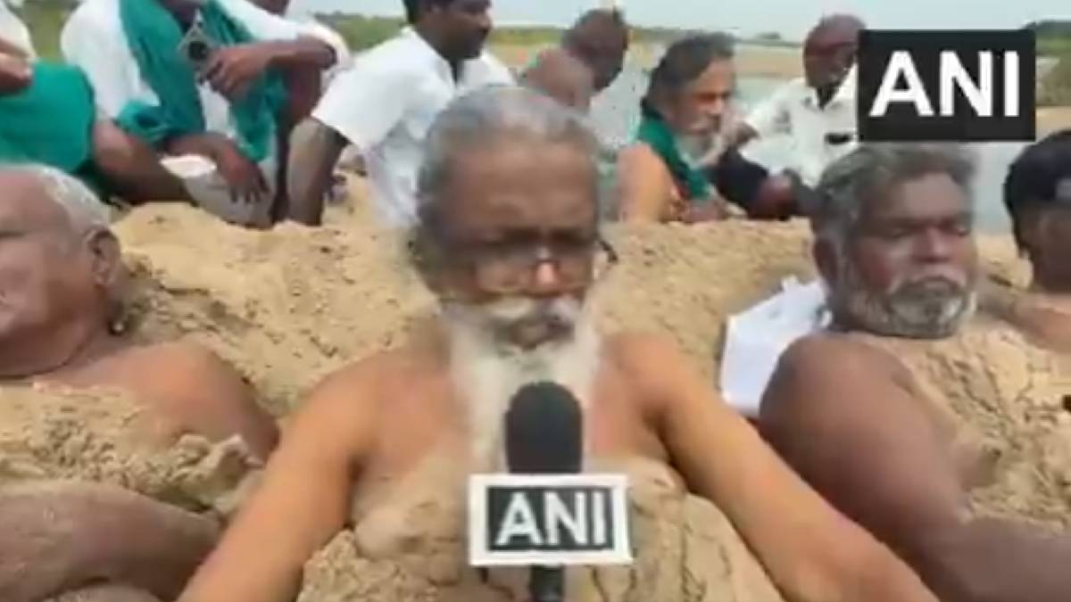 Tamil Nadu Farmers’ Leader Ayya Kannu Urges CM Vijay | Photo Credit: https://x.com/ANI