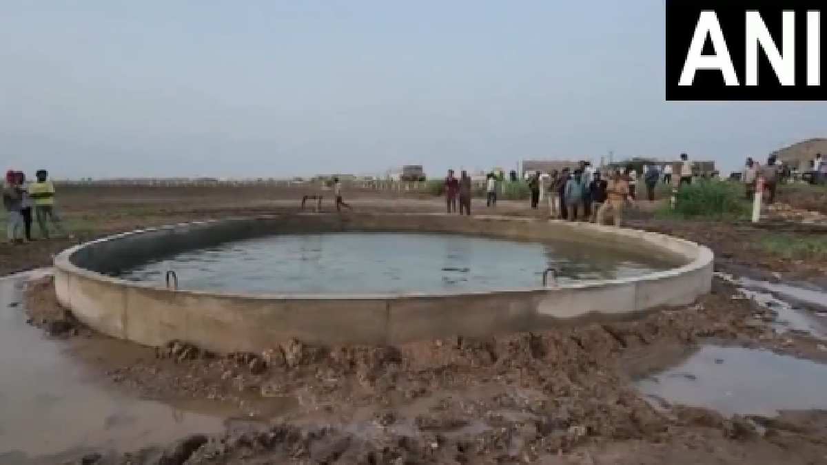 Wave-like movement in farm well at Virparda village, Morbi | Photo Credit: https://x.com/ANI