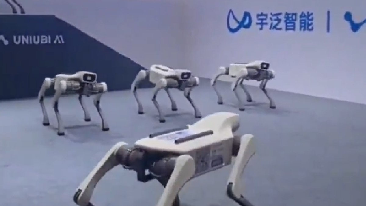 World's First Quadruped Robot Nails 720° Backflip