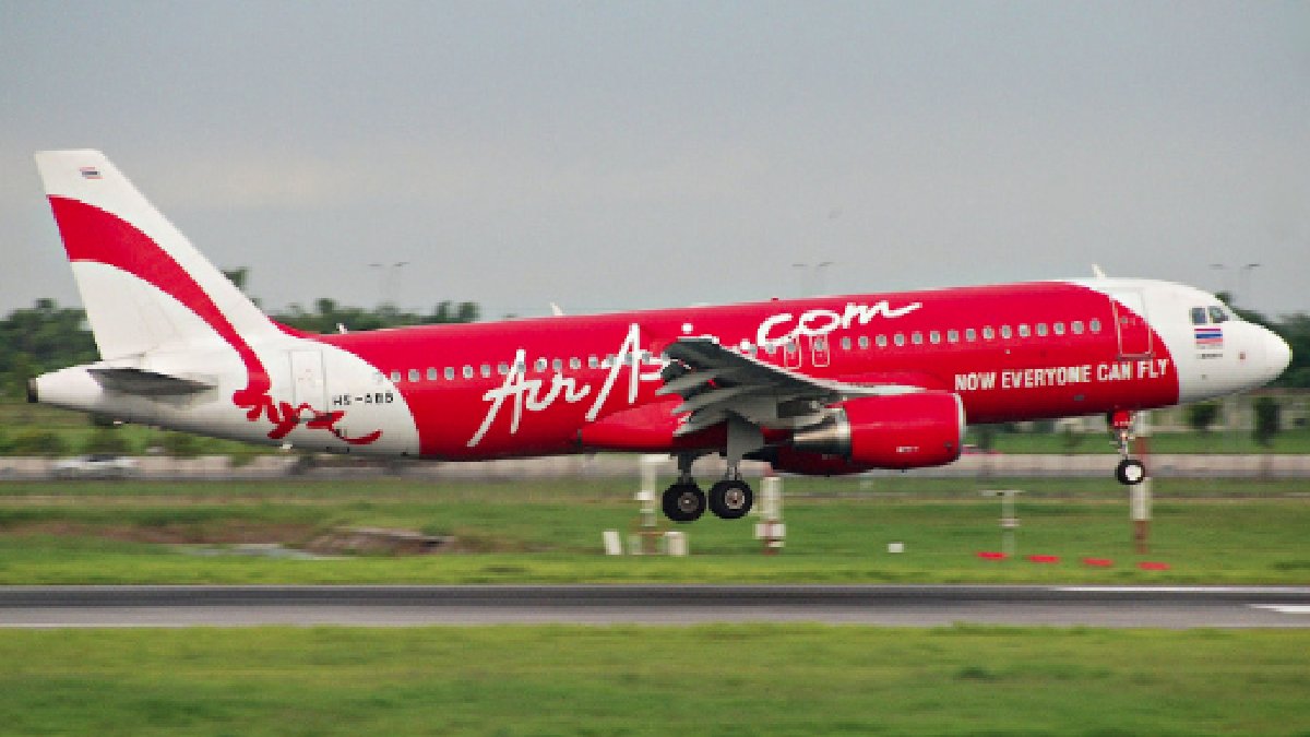 AirAsia Passenger Defecates on Plane Seat During Malaysia-China Flight, Fellow Travellers Forced to Endure Foul Smell