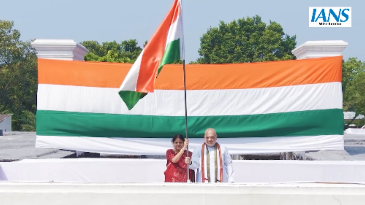 Union minister Amit Shah Hoists Tricolour at Delhi Residence as Har Ghar Tiranga Campaign Gains Momentum