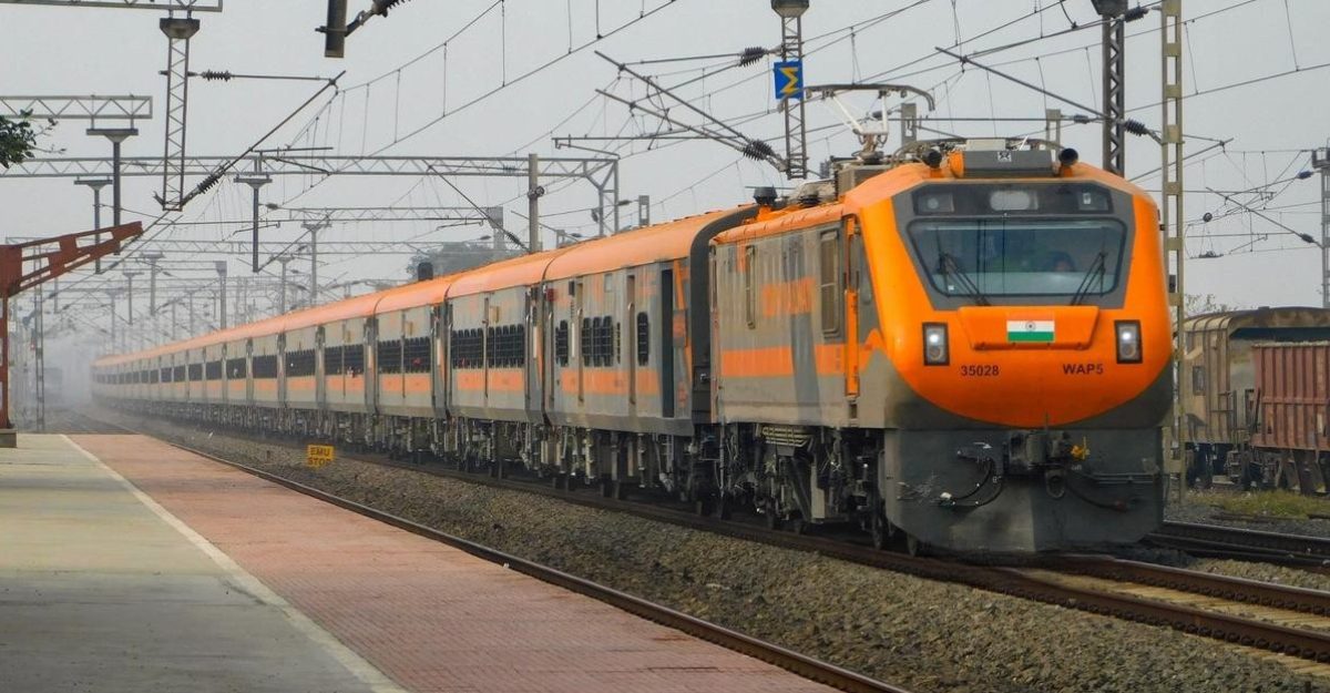 Gorakhpur-Delhi Amrit Bharat Express Gets Approval: Full Route, Stops and Schedule