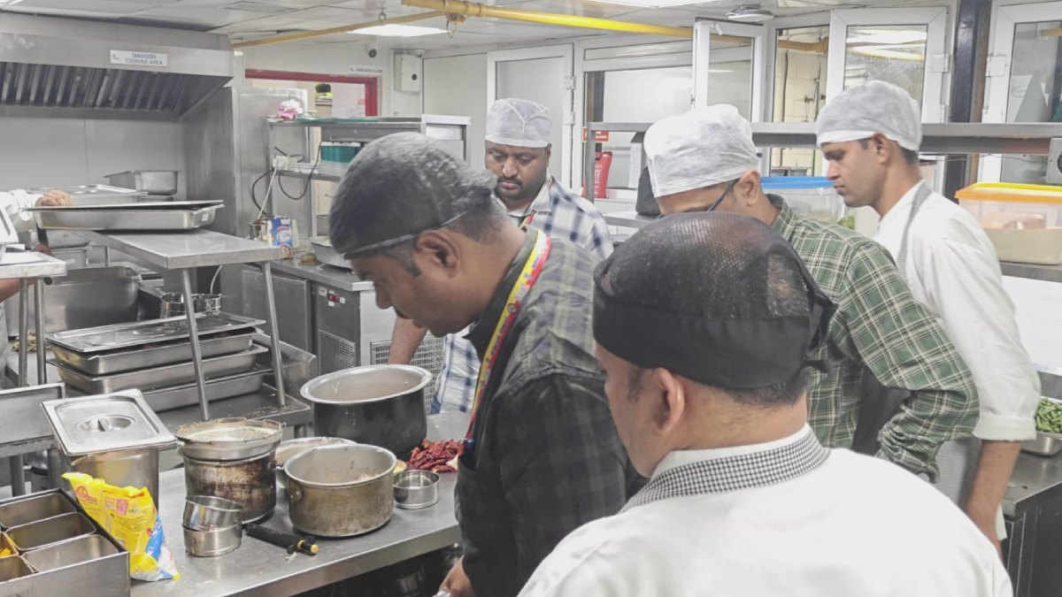 Expired Rava, Maida and Baking Powder Found in Bengaluru’s Apollo Hospital Canteen; Officials Seize Items