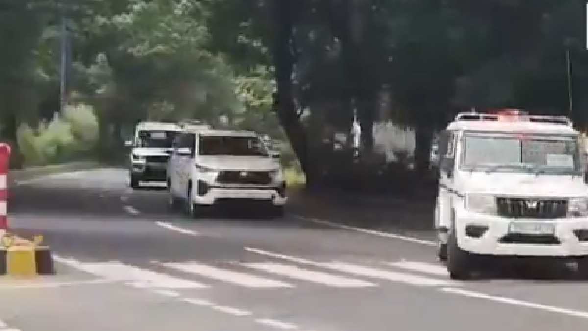 From Blue WagonR to a 21-Car Convoy: Arvind Kejriwal’s Changing Security Detail