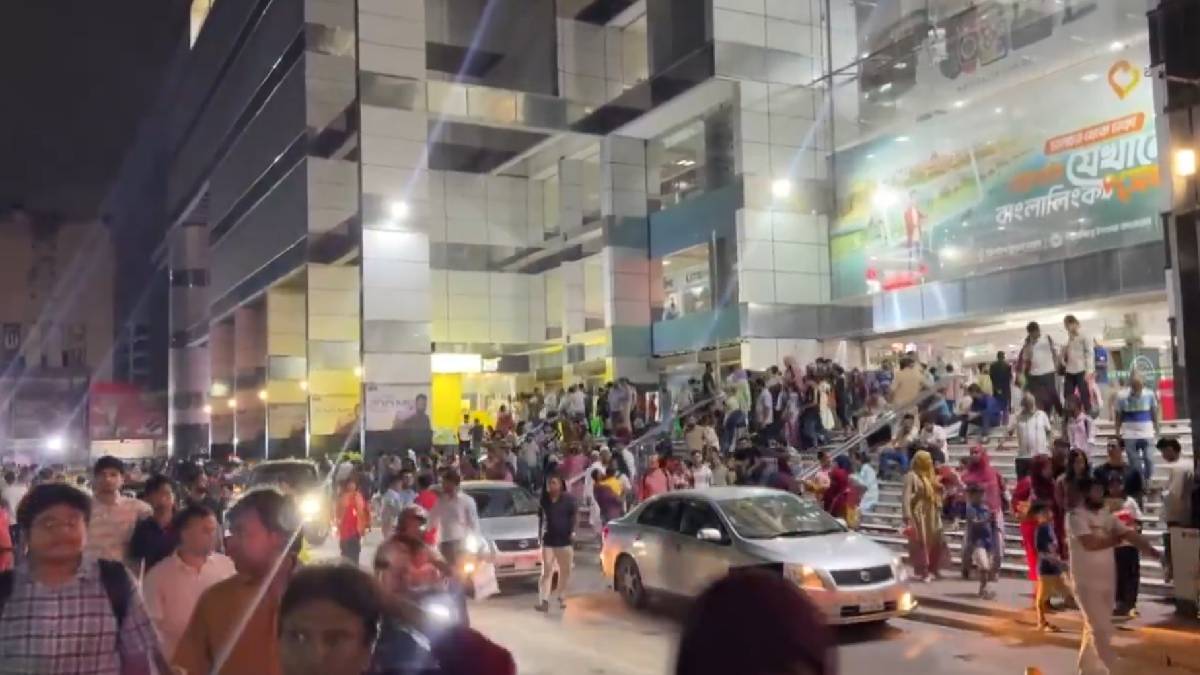 Bangladesh Cuts Shopping Hours to Conserve Electricity | Photo Credit: https://x.com/NewsArenaIndia