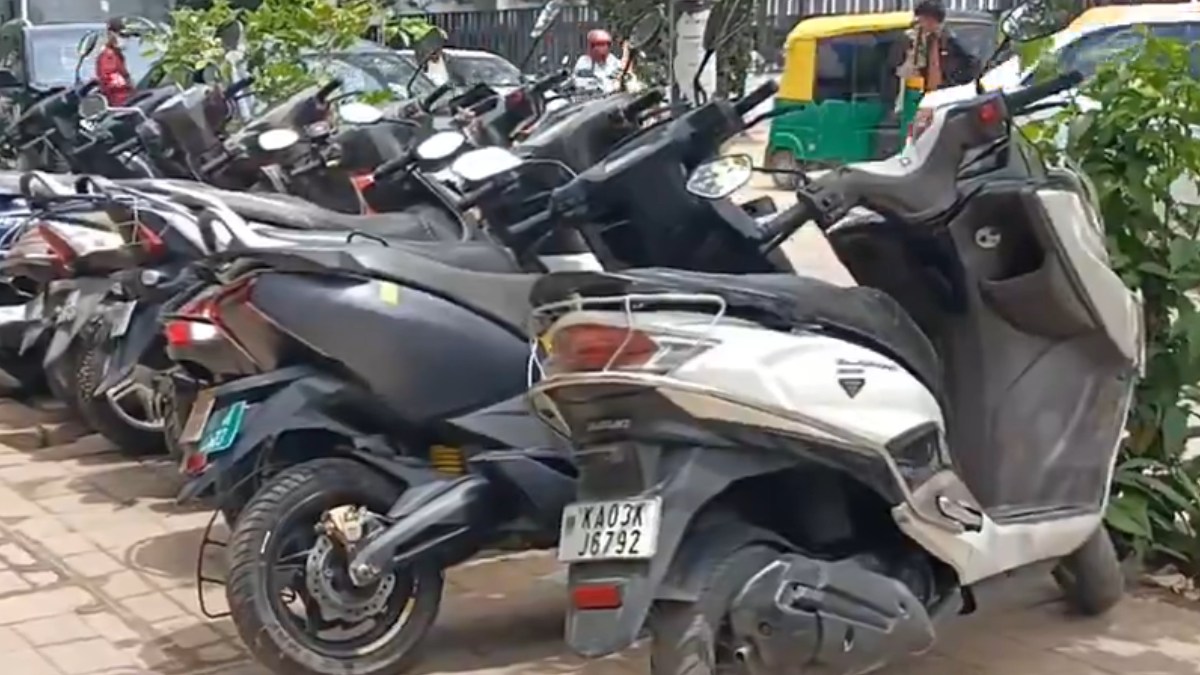Bengaluru New Parking Policy: GBA Proposes Paid Parking, Monthly Passes and Strict No-Parking Zones