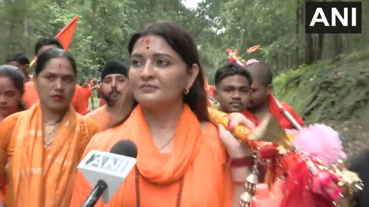 Amarkantak: 16 Baiga Tribals Join 151-Km ‘Bol Bam’ Kanwar Yatra Led by BJP MLA Bhawna Bohra
