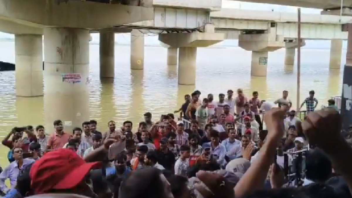 Bihar students protest in Patna over TRE 4 demands | Photo Credit: https://x.com/DileepY51270176