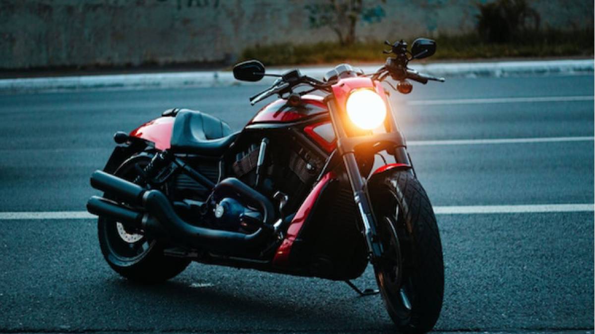 New Bike Headlight Rules From April 2027? Centre Plans Low-Beam-Only Automatic Mode to Cut Glare