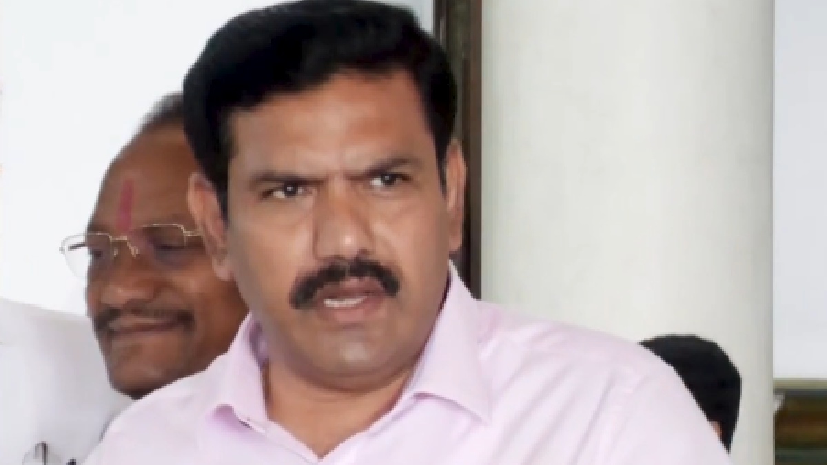 ನಾಗೇಂದ್ರರನ್ನು ಸಂಪುಟದಿಂದ ಕೈಬಿಡಿ - ಬರ, ಕೆಪಿಎಸ್ಸಿ ಹಗರಣ, ಬಿಡದಿ ಟೌನ್‌ಶಿಪ್‌ ಬಗ್ಗೆ ವಿಜಯೇಂದ್ರ ಆಗ್ರಹ!!