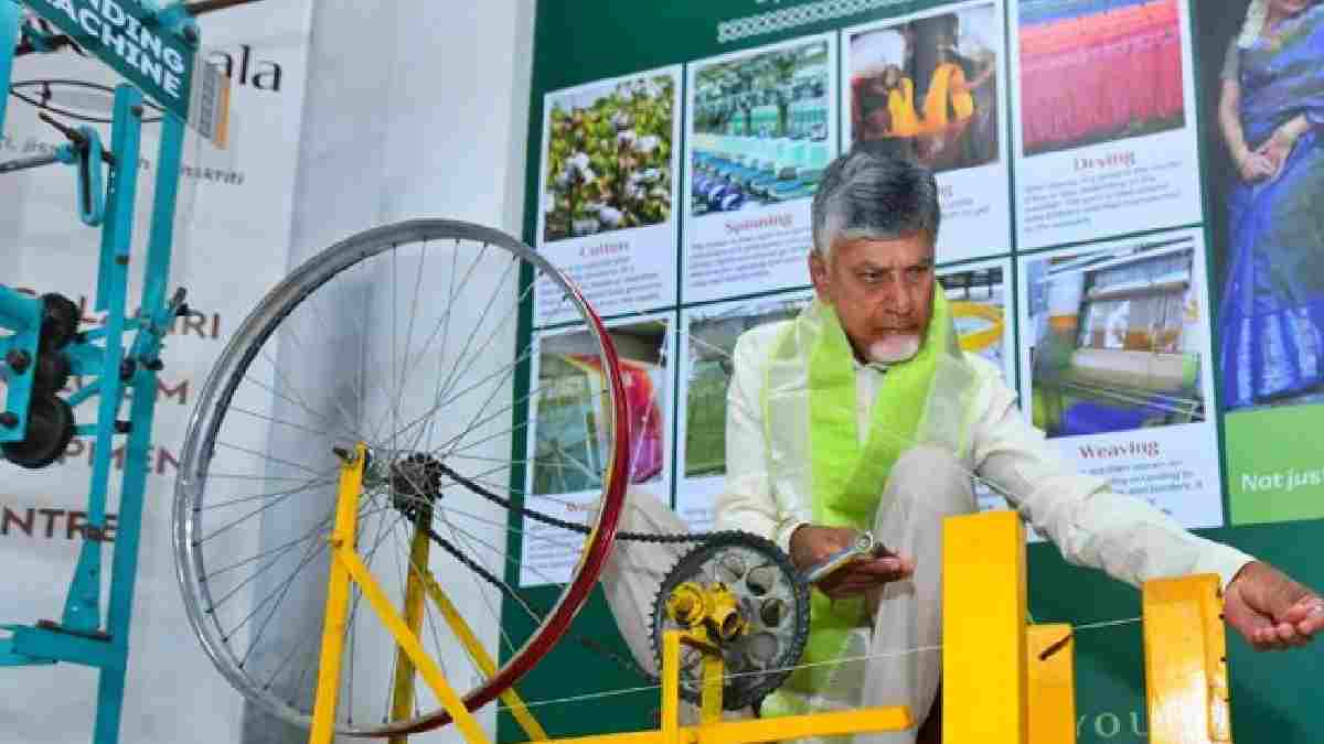 ₹25,000 Boost for Andhra Weavers: Naidu Launches Netanna Sevalo Scheme on National Handloom Day