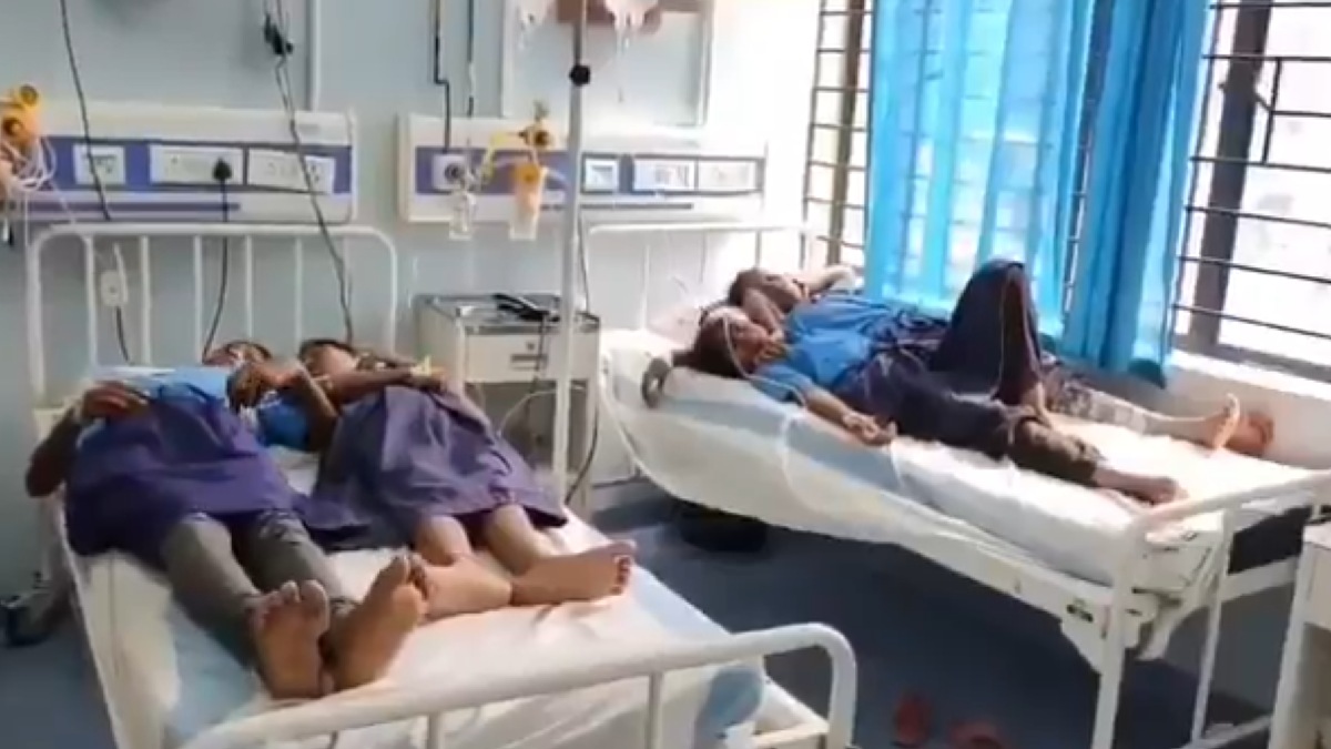 Bihar Mid-Day Meal Horror: 36 Girls Fall Ill After Detergent Allegedly Added Instead of Salt | Photo Credit: x.com/SouleFacts