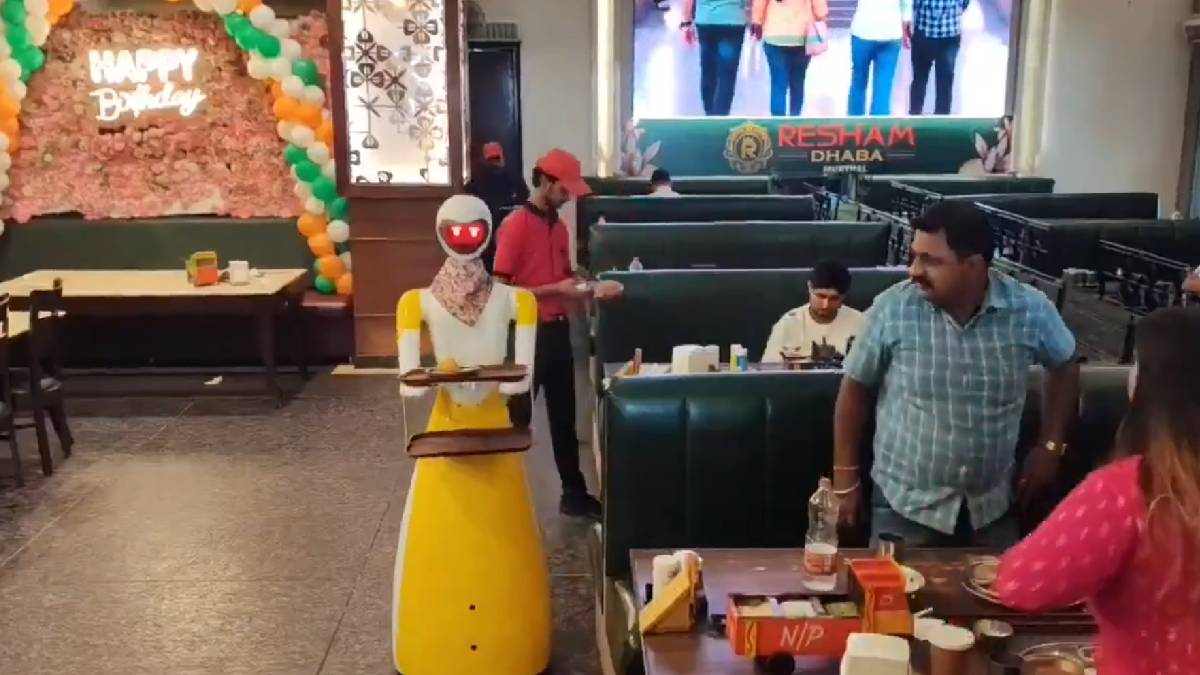 Murthal Dhaba Goes High-Tech With Robot Waiter | Photo Credit: https://x.com/Indianinfoguide