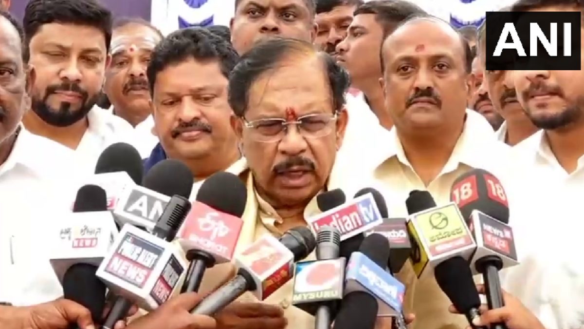 ‘ನಾಗೇಂದ್ರ ಹೆಸರೂ ಇಲ್ಲ, ಹಣ ಪಡೆದಿರುವುದಕ್ಕೆ ಸಾಕ್ಷಿಯೂ ಇಲ್ಲ’ - ಬಿ. ನಾಗೇಂದ್ರ ಪರ ಪರಮೇಶ್ವರ!!