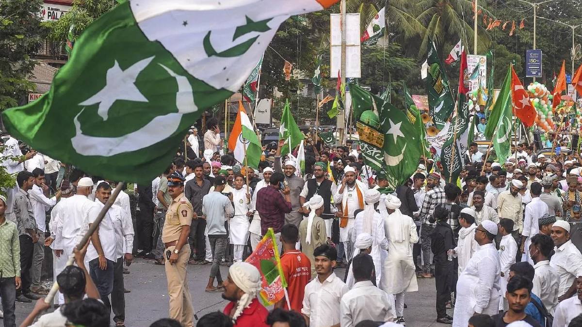 ಈದ್-ಎ-ಮಿಲಾದ್ ಹಿನ್ನೆಲೆ ಬೆಂಗಳೂರಿನಲ್ಲಿ ಟ್ರಾಫಿಕ್ ಅಲರ್ಟ್- ಈ ರಸ್ತೆಗಳತ್ತ ಹೋಗುವ ಮುನ್ನ ಎಚ್ಚರಿಕೆ!!