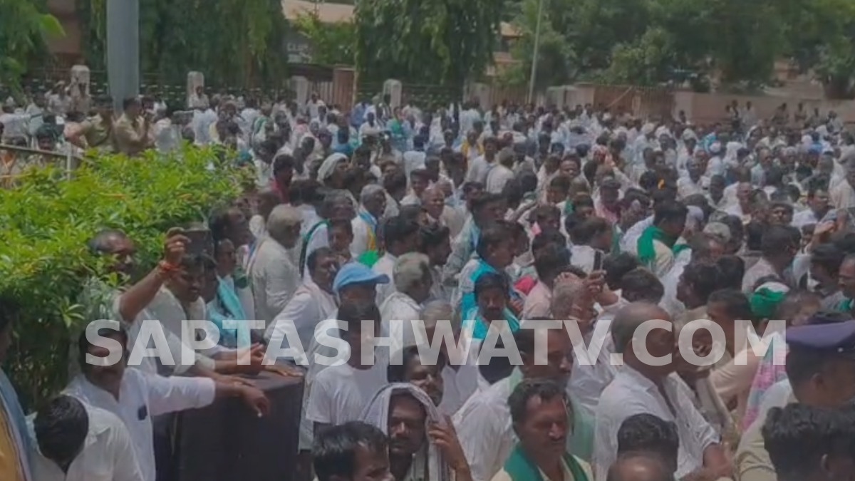 ತುಂಗಭದ್ರಾ ಜಲಾಶಯದಿಂದ ನದಿಗೆ ನೀರು ಬಿಡಲು ರೈತರ ಪಟ್ಟು - ಹೊಸಪೇಟೆಯಲ್ಲಿ ಧರಣಿ!!